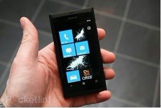 全球限量40部诺基亚Lumia 800蝙蝠侠特别版<strongalt=