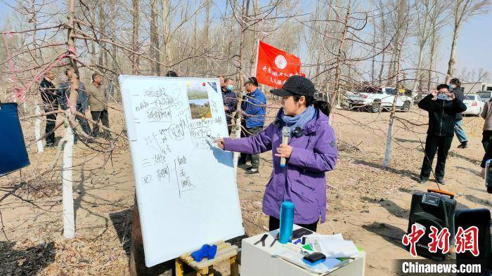 题王争霸苹果版:内蒙古开鲁：农技专家“传经送宝” 果农畅享“科技大餐”